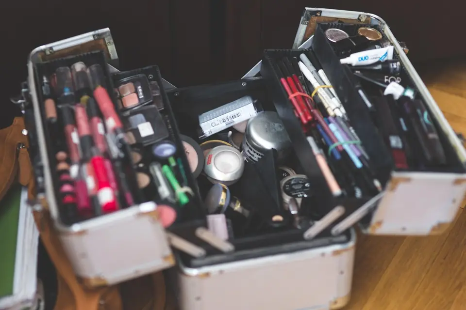 Photo d'illustration du cours « École Vendôme — Maquillage professionnel » : Finitions du regard
